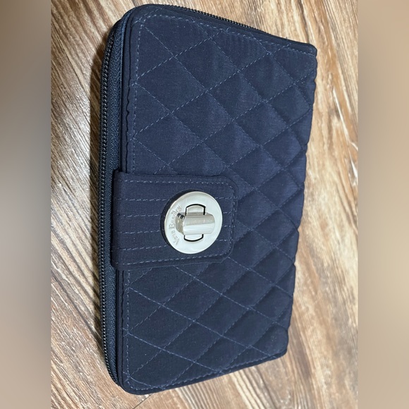 Vera Bradley RFID Turnlock Wallet in Classic Navy. NWT. - Picture 3 of 11